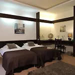 小屋酒店 3* 佩皮尼昂