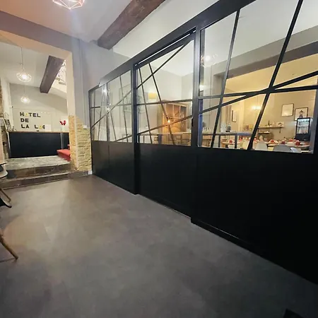 De La Loge Hotel