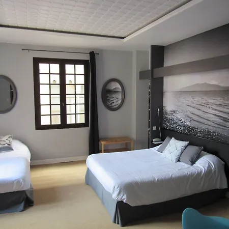 De La Loge 3*