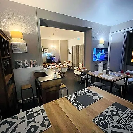 De La Loge 3*