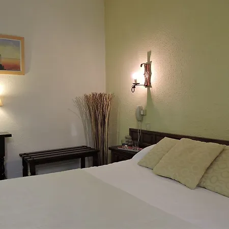 De La Loge Szálloda 3*