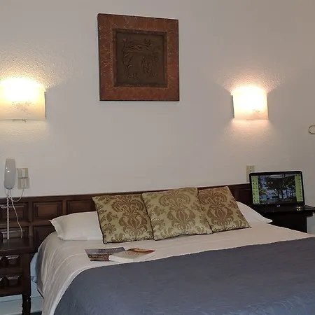 Szálloda De La Loge 3*