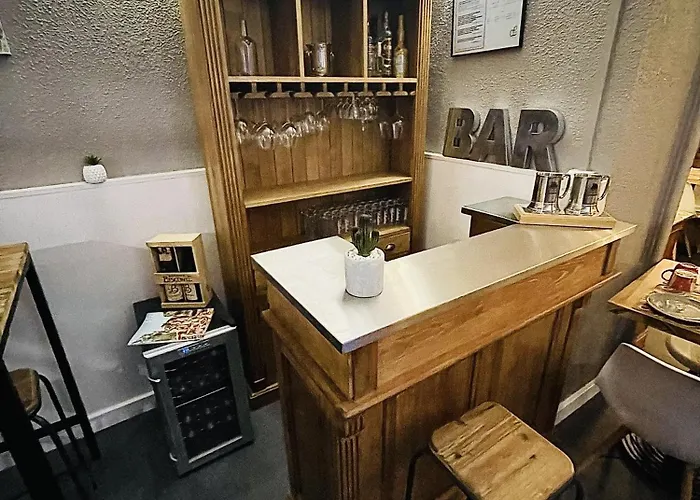 De La Loge فندق بيربينيو