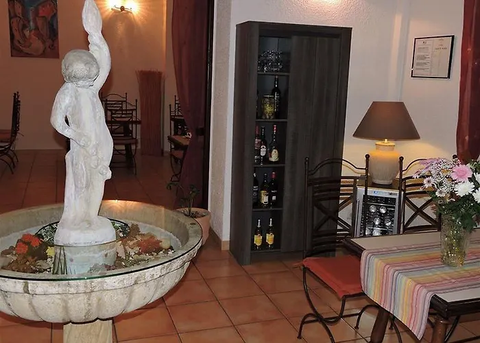 De La Loge فندق بيربينيو